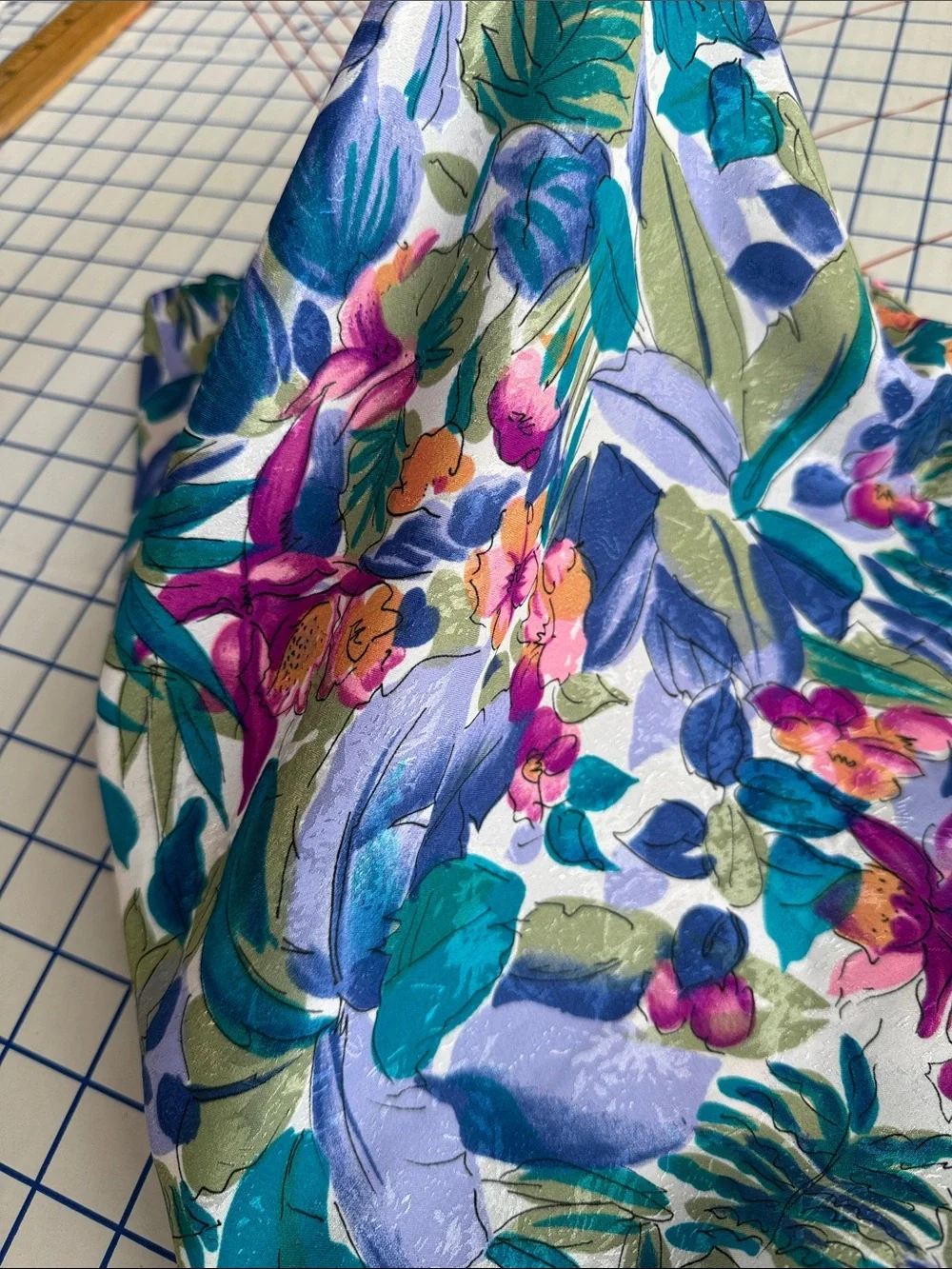 Vintage 1990 Hi-Fashion Fabrics Tropical Floral Slinky Jacquard 2 1/4 Yds